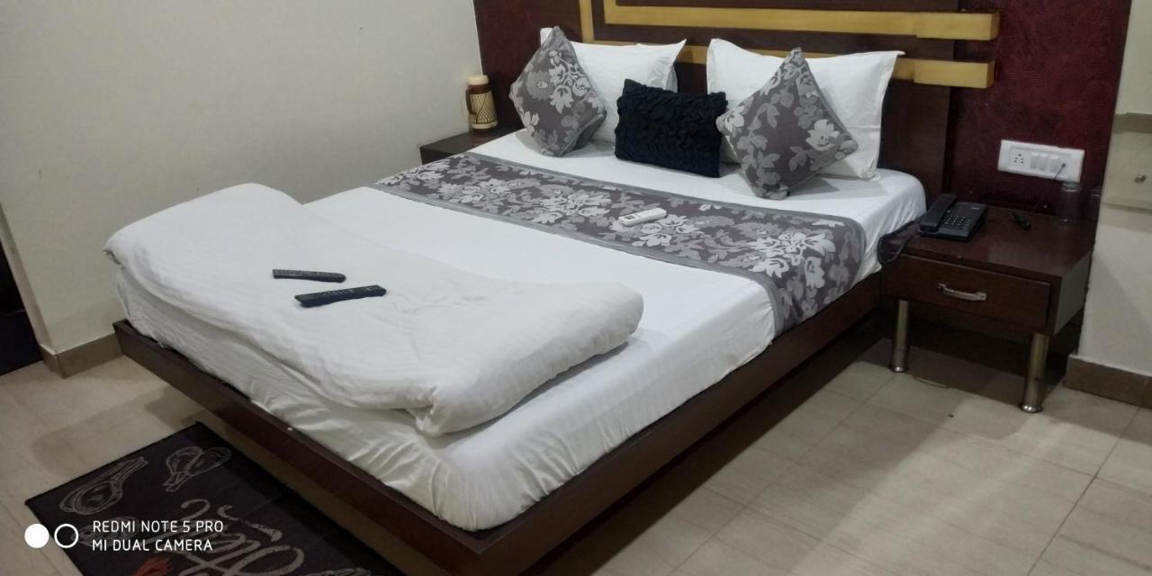 ניו דלהי Adb Rooms Udhav Palace מראה חיצוני תמונה