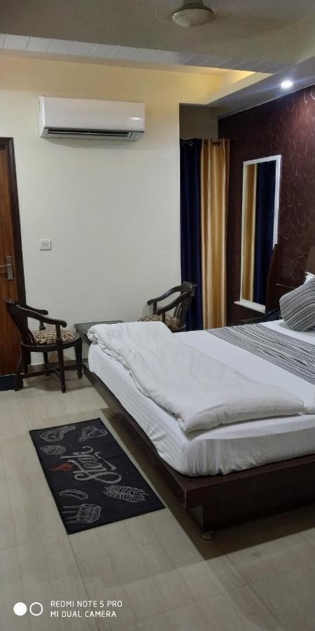 ניו דלהי Adb Rooms Udhav Palace מראה חיצוני תמונה