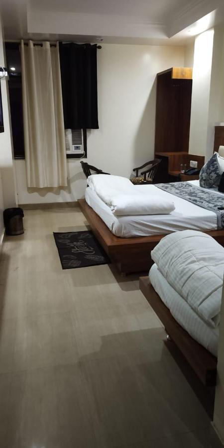 ניו דלהי Adb Rooms Udhav Palace מראה חיצוני תמונה
