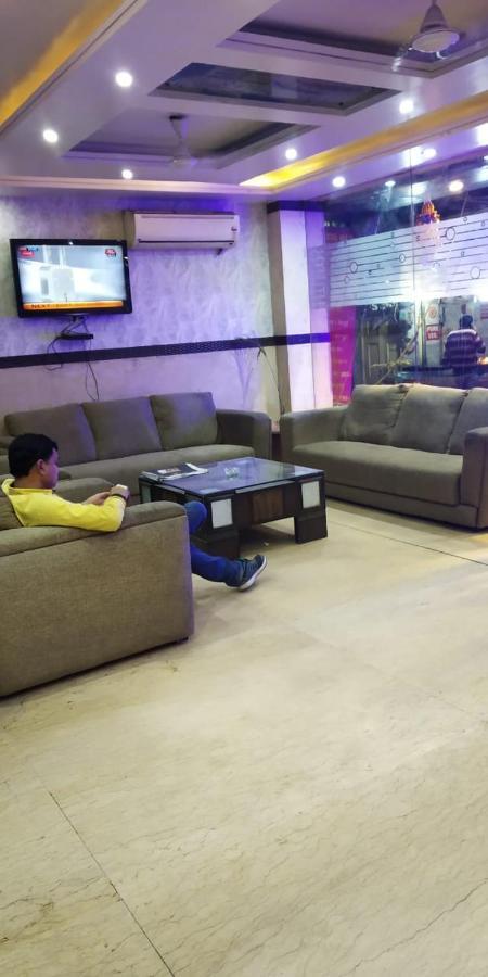ניו דלהי Adb Rooms Udhav Palace מראה חיצוני תמונה
