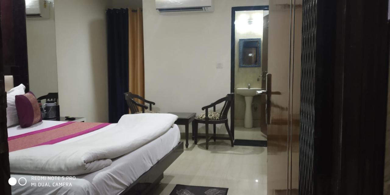 ניו דלהי Adb Rooms Udhav Palace מראה חיצוני תמונה