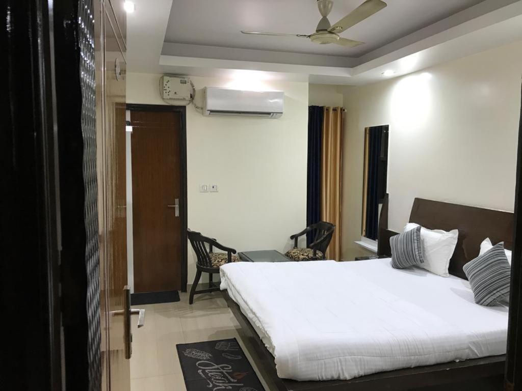 ניו דלהי Adb Rooms Udhav Palace מראה חיצוני תמונה